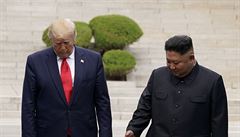 Donald Trump jako první americký prezident navtívil krátce Severní Koreu.