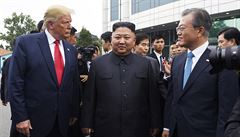 Americký prezident Donald Trump, severokorejský vdce Kim ong-un a...