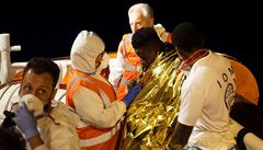 Lo Sea-Watch 3 nalodila 12. ervna u libyjských beh 53 migrant v nouzi,...