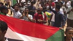 Súdánci demonstrovali za pechod k civilní vlád.