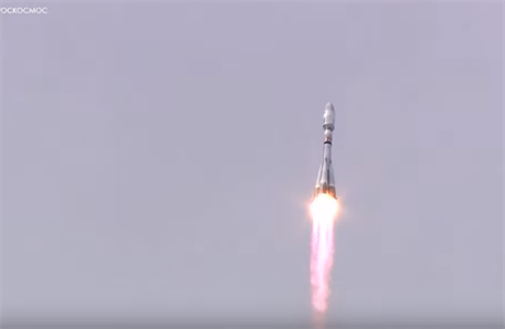 Raketa Sojuz 2.1b opoutí planetu Zemi.