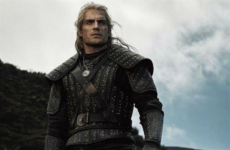 SERIÁL OD NETFLIXU. Geralt z Rivie (Henry Cavill) z pipravovaného seriálu....