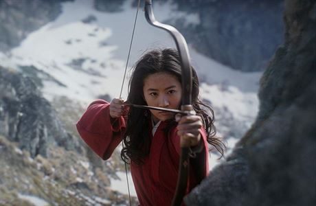 Neohroen Mulan (Yifei Liuov). Snmek Mulan (2020). Reie: Niky Caroov.