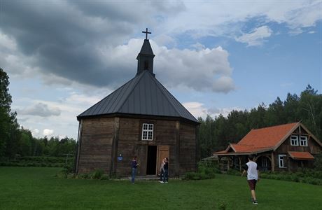 Tradin katolick kaplika v Korytinch.