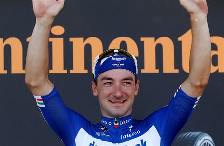 Elia Viviani se raduje z triumfu ve 4. etap Tour de France.