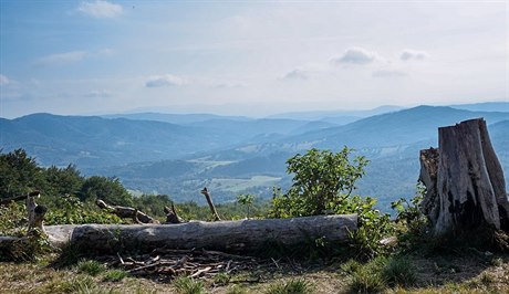 Národní park Poloniny, divoká krajina s rozsáhlým bukovým porostem, ale i místo...