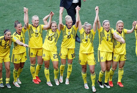 Švédské fotbalistky se radují ze třetího místa