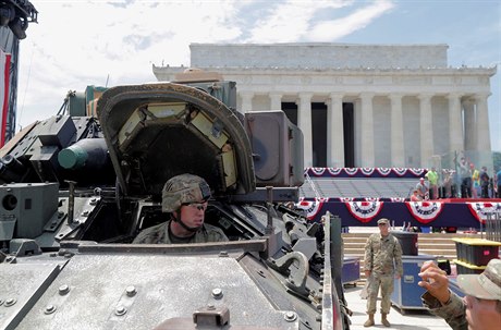 U Lincolnova památníku budou vystaveny tanky.