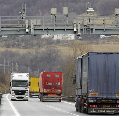 Kamiony na české dálnici. Ilustrační foto