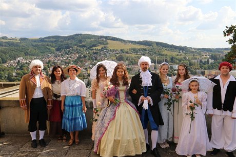 Interiéry náchodského zámku nejmlad�í náv�t�vníky provede sám vévoda Petr Biron...