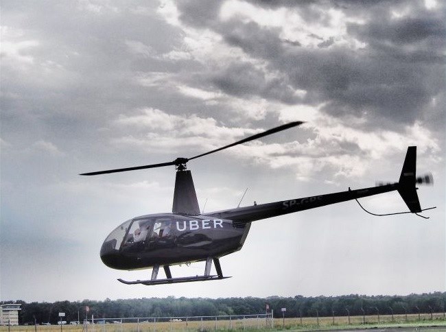V New Yorku Uber p�epravuje zákazníky pomocí helikoptéry.