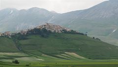Apeniny jsou tém�� liduprázdné hory, plné p�írodních trail�