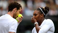 Wimbledon, mix: Serena Williamsová a Andy Murray pi válené porad.