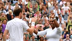 Wimbledon, mix: Serena Williamsová a Andy Murray slaví postup do osmifinále.
