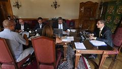 Senátní komise k posouzení audit EK ohledn Babie vyzvala ministerstva k...