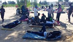 V detenním táboe na pedmstí Tripolisu bylo mnoho afrických migrant.
