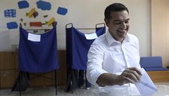 ecký premiér a lídr levicové strany Syriza Alexis Tsipras odvolil v Aténách.