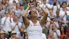 Barbora Strýcová se raduje z postupu do semifinále Wimbledonu.