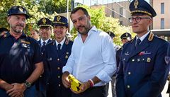 Kapitánka zažaluje Salviniho za urážku. Rozmazlené německé komunistky se nebojím, reagoval italský ministr
