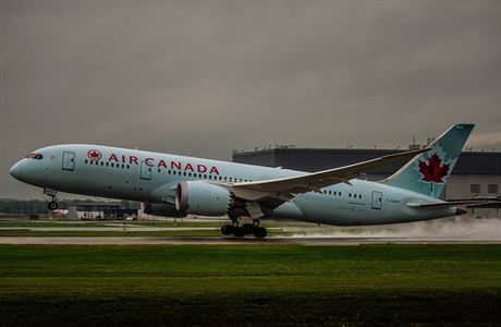 Letadlo spolenosti Air Canada.