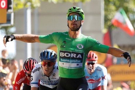 Peter Sagan se raduje z triumfu v páté etapě Tour de France.