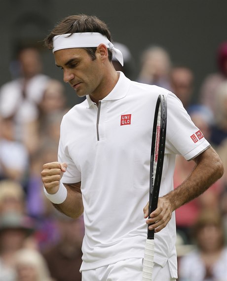 Koncentrovaný Federer bhem finále Wimbledonu.