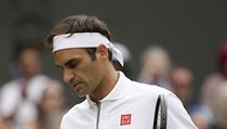 Koncentrovaný Federer během finále Wimbledonu.