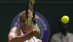 Wimbledon - semifinále Strýcová vs. Williamsová: eská hráka pi forehandu.