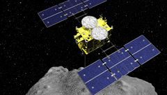 Japonsk sonda podruh spn doshla povrchu asteroidu Ryugu, sbrala vzorky materilu z krteru