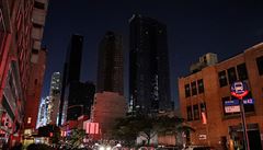 Chaos na Manhattanu. Výpadek elektřiny v New Yorku postihl statisíce lidí, včetně turistů