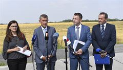 Premiér Andrej Babi navtívil 17. ervence 2019 místo stavby nového úseku...