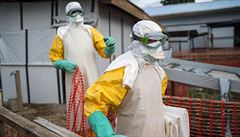 Očkování proti ebole brzdí přísná kritéria WHO, tvrdí Lékaři bez hranic