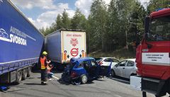 Hromadná nehoda uzavela dálnici D6 na Kladensku.