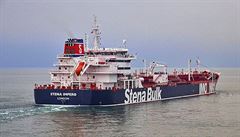 Tanker Stena Impero zadrovan od ervence v rnu vyplul na moe a m do Dubaje