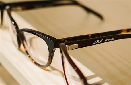 S designem brýlí je to těžké. Musí být slušivé, funkční i mít správnou  velikost, říká designérka | Design | Lidovky.cz