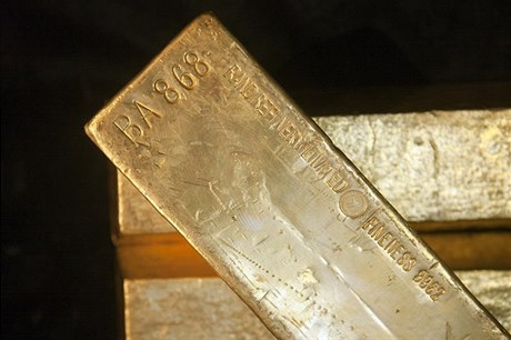 Zlatá cihla v ČNB, váha cca 12,5 kg (Ilustrační foto)