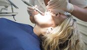 Bezbolestn extrakce zubu na prask klinice