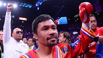 Manny Pacquiao slaví titul mistra světa organizace WBA.