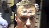 Screen z videa, kter sm Navalnyj zveejnil na svm Instagramu. Nachz se na...