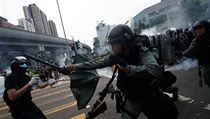 Protest v Hongkongu se ned oznait za pokojn.