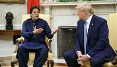 Ministerský pedseda Pákistánu Imran Khan se seel s prezidentem Spojených...