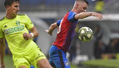 Zleva Vojt�ch Smr� z Karviné a Dominik Jano�ek z Plzn�