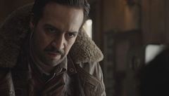 Seriál Jeho temné esence (2020). Tv�rce: Jack Thorne