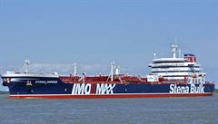 rn: Zadren britsk tanker ml nehodu s rybskou lod. dajn j nepomohl