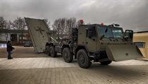Mostní automobil AM-70EX z produkce české zbrojovky Excalibur Army.