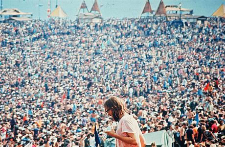 Na Woodstock, festival lásky a míru, se v srpnu 1969 sjely statisíce lidí