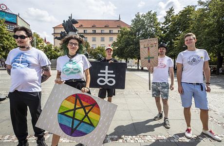 Pochody Prague Pride bojuj proti bezprv podobn, jako kdysi pochody za...