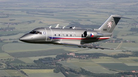 Dvoumotorový proudový dopravní letoun CL-601, který v současnosti používá...