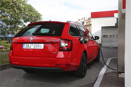 Model KODA OCTAVIA G-TEC s motorem 1,5 TSI nabízí ist na zemní plyn dojezd...