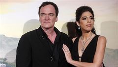 Quentin Tarantino se svou enou Daniellou Pickovou na italské premiée filmu...